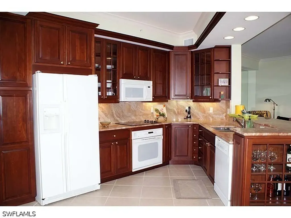 451 Bayfront Place Naples FL 34102-6470