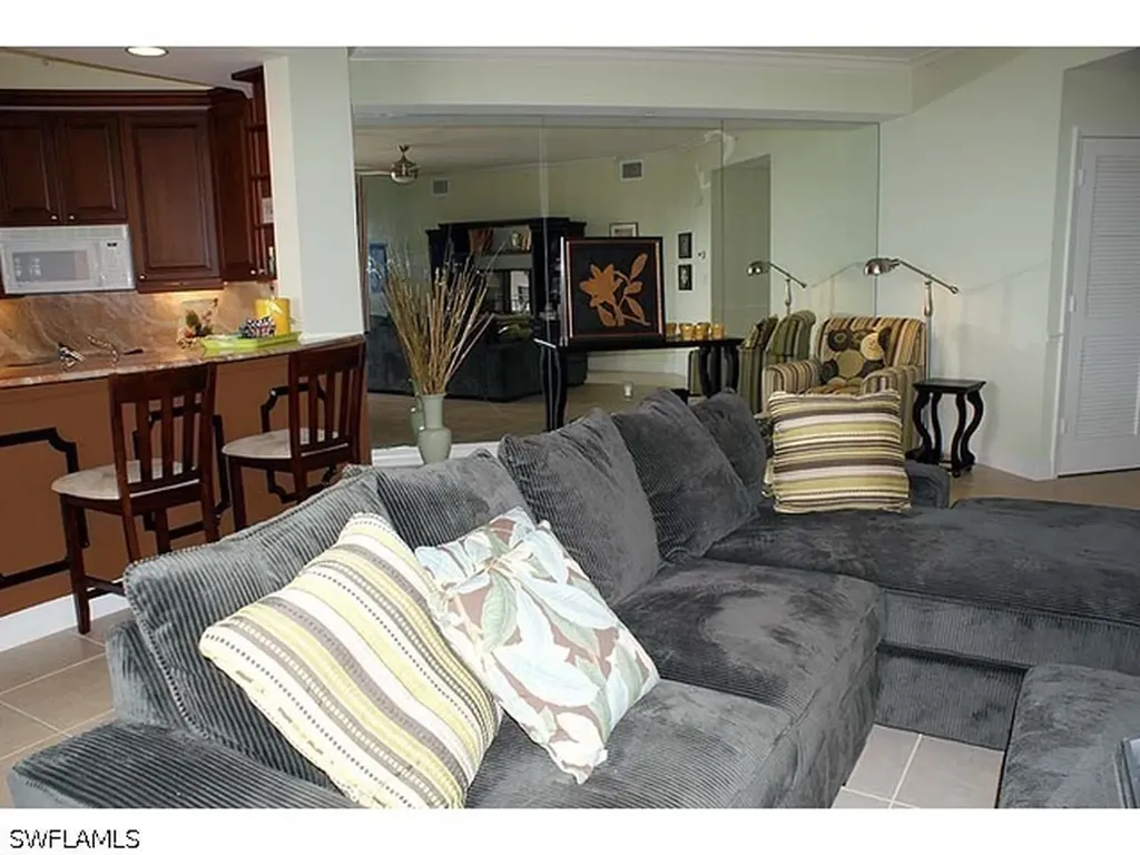 451 Bayfront Place Naples FL 34102-6470
