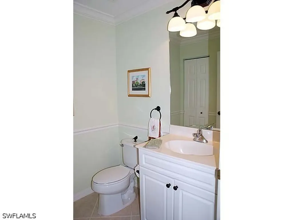 451 Bayfront Place Naples FL 34102-6470
