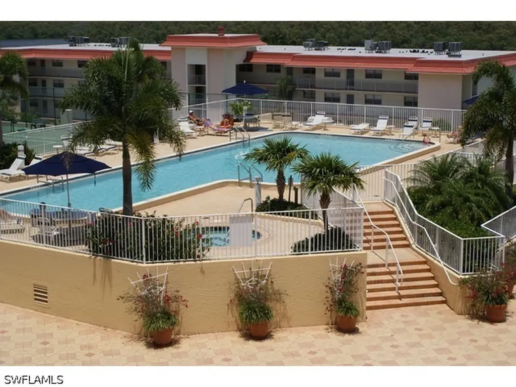451 Bayfront Place Naples FL 34102-6470