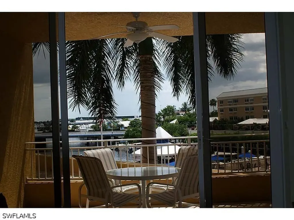 451 Bayfront Place Naples FL 34102-6470