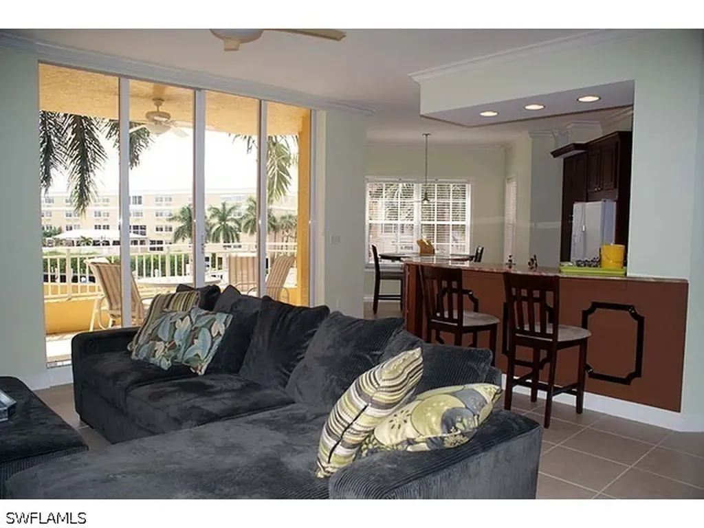 451 Bayfront Place Naples FL 34102-6470