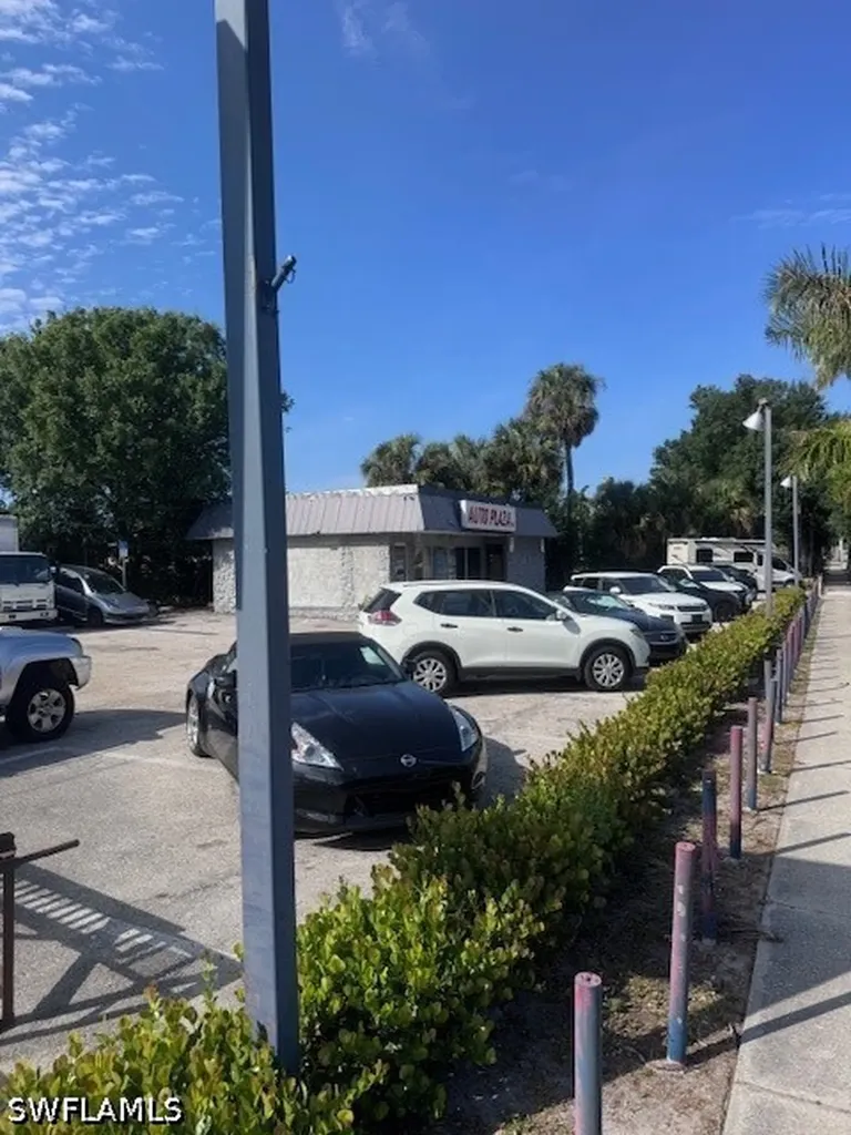 3426 Palm Beach Boulevard Fort Myers FL 33916