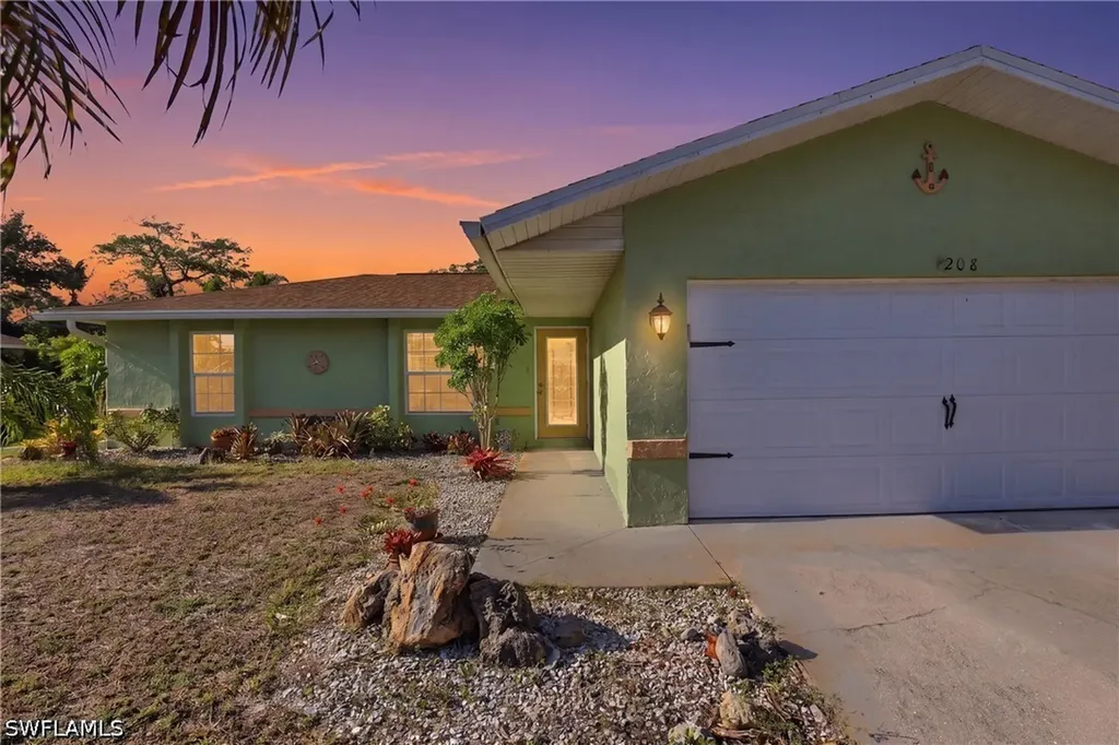 208 Aviation Parkway Cape Coral FL 33904