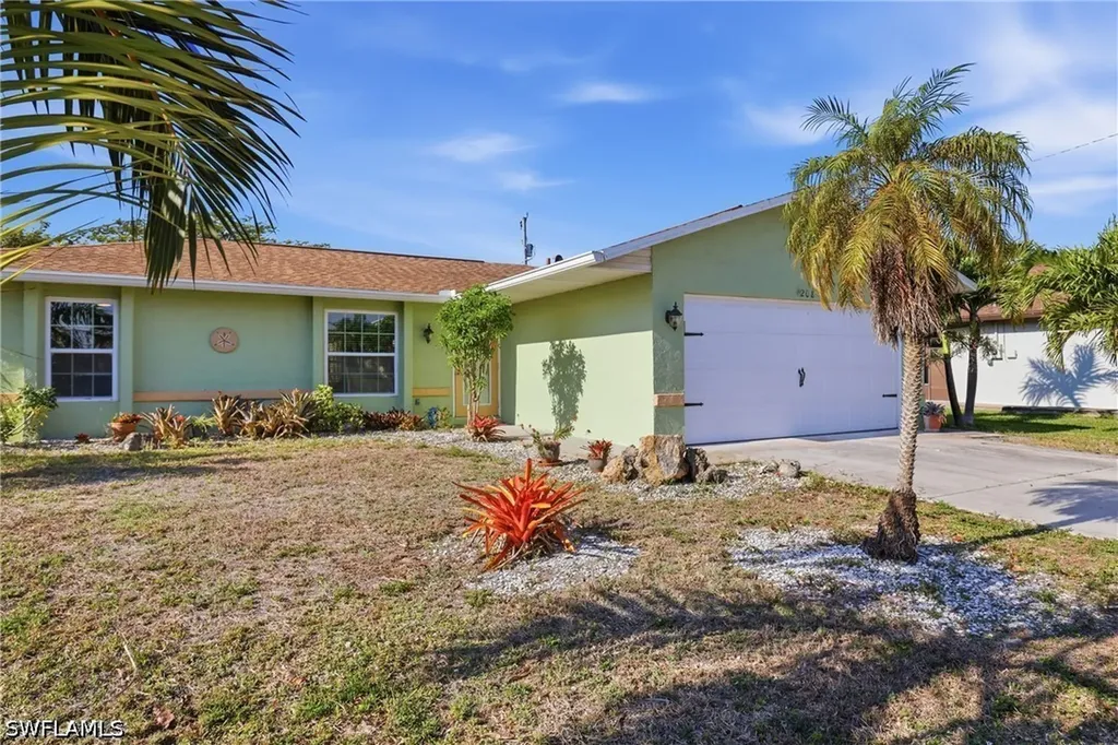 208 Aviation Parkway Cape Coral FL 33904