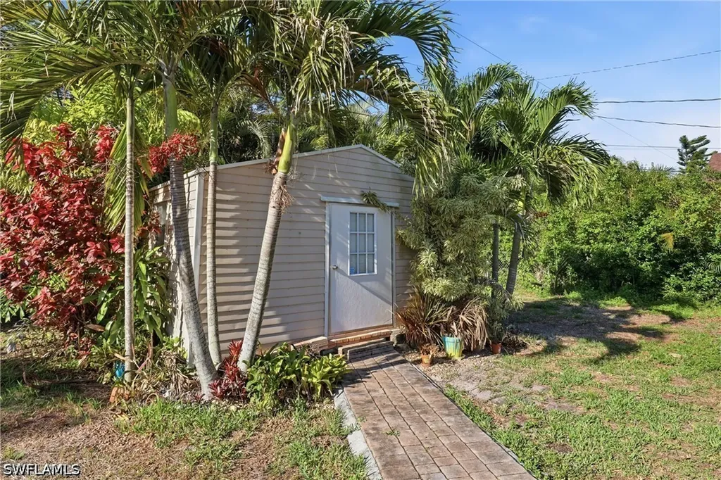 208 Aviation Parkway Cape Coral FL 33904