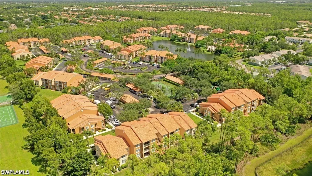 1180 Wildwood Lakes Boulevard Naples FL 34104