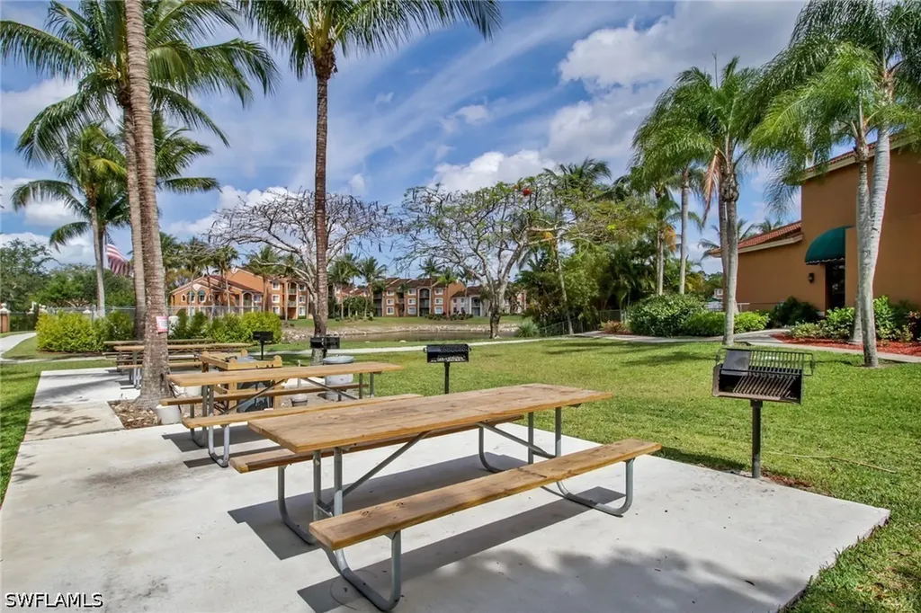 1180 Wildwood Lakes Boulevard Naples FL 34104