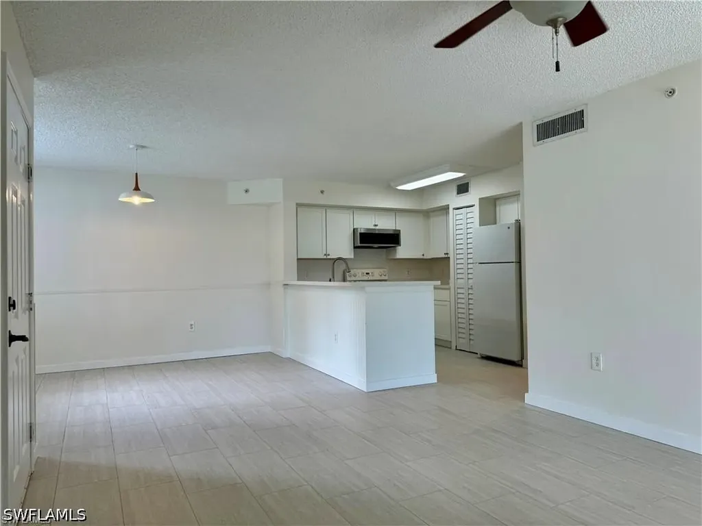 1180 Wildwood Lakes Boulevard Naples FL 34104