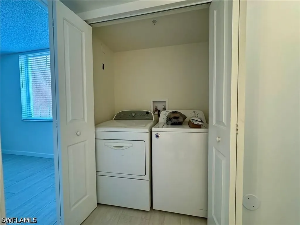 1180 Wildwood Lakes Boulevard Naples FL 34104