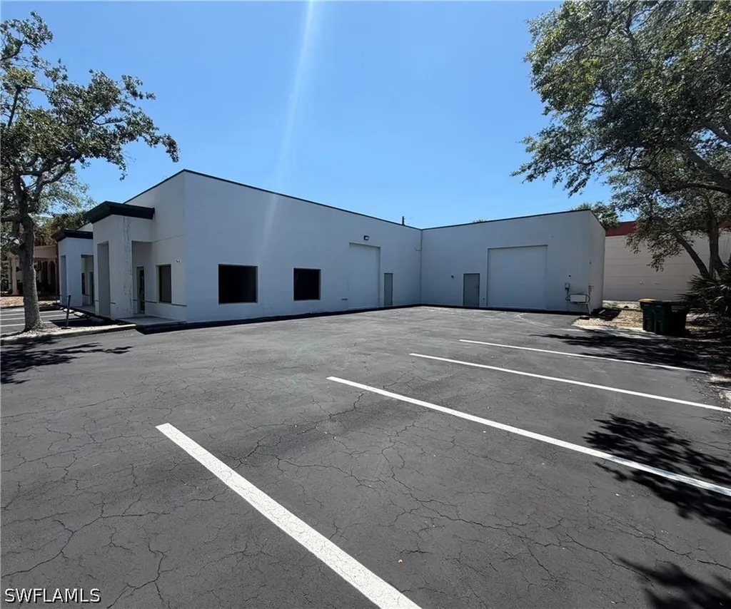 1502 Rail Head Boulevard Naples FL 34110