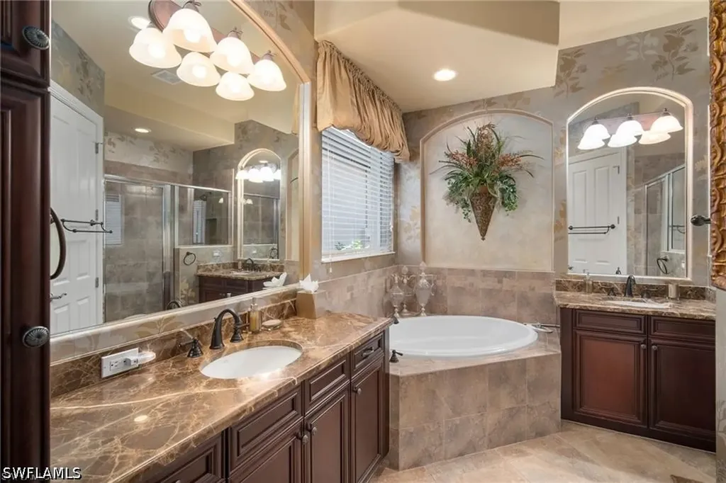 6476 Caldecott Drive Naples FL 34113