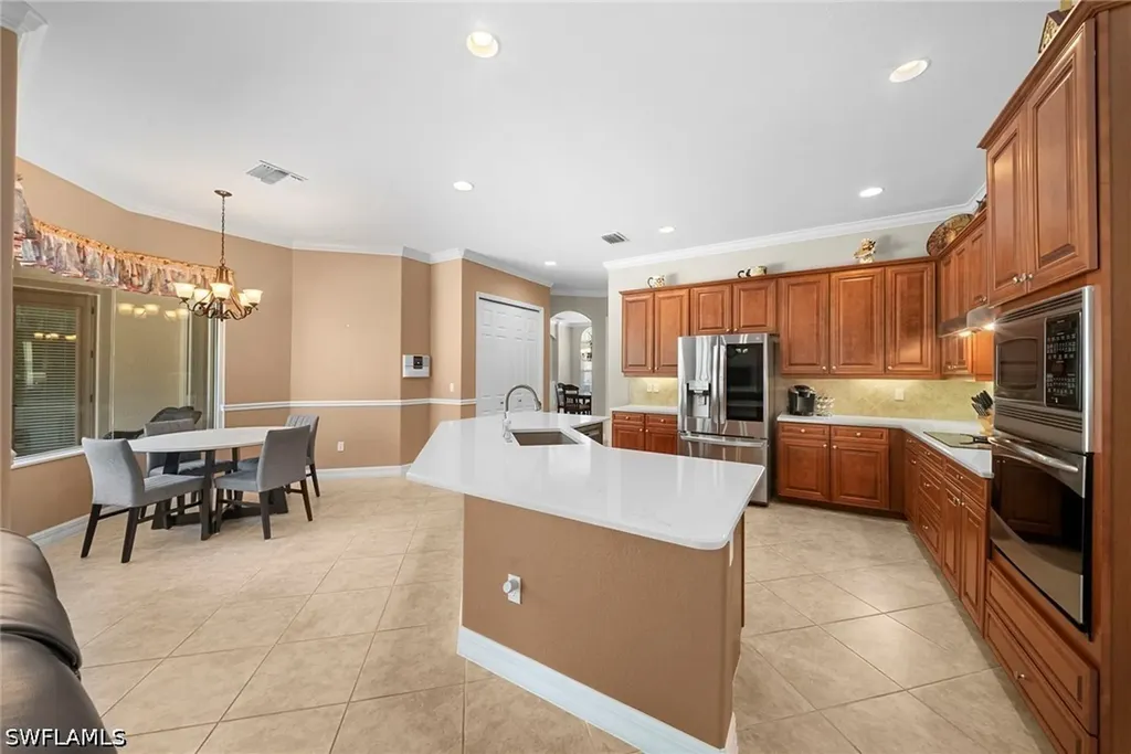 10053 Lions Bay Court Naples FL 34120