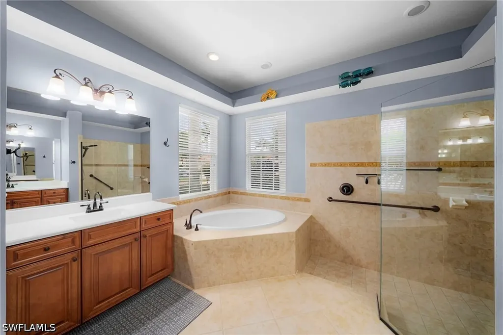 10053 Lions Bay Court Naples FL 34120