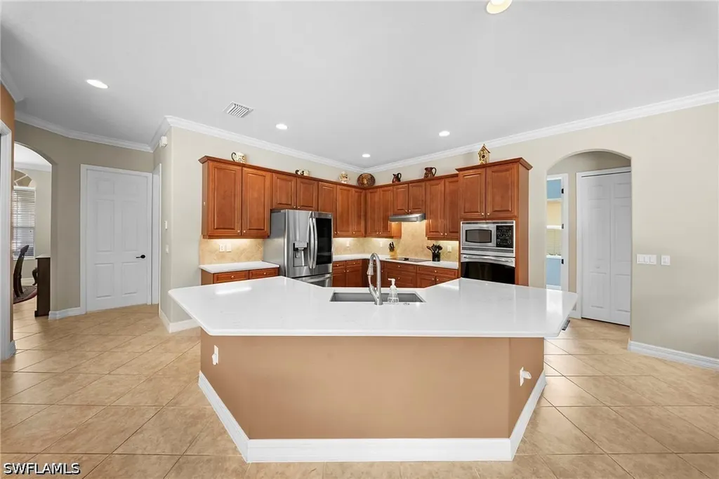 10053 Lions Bay Court Naples FL 34120