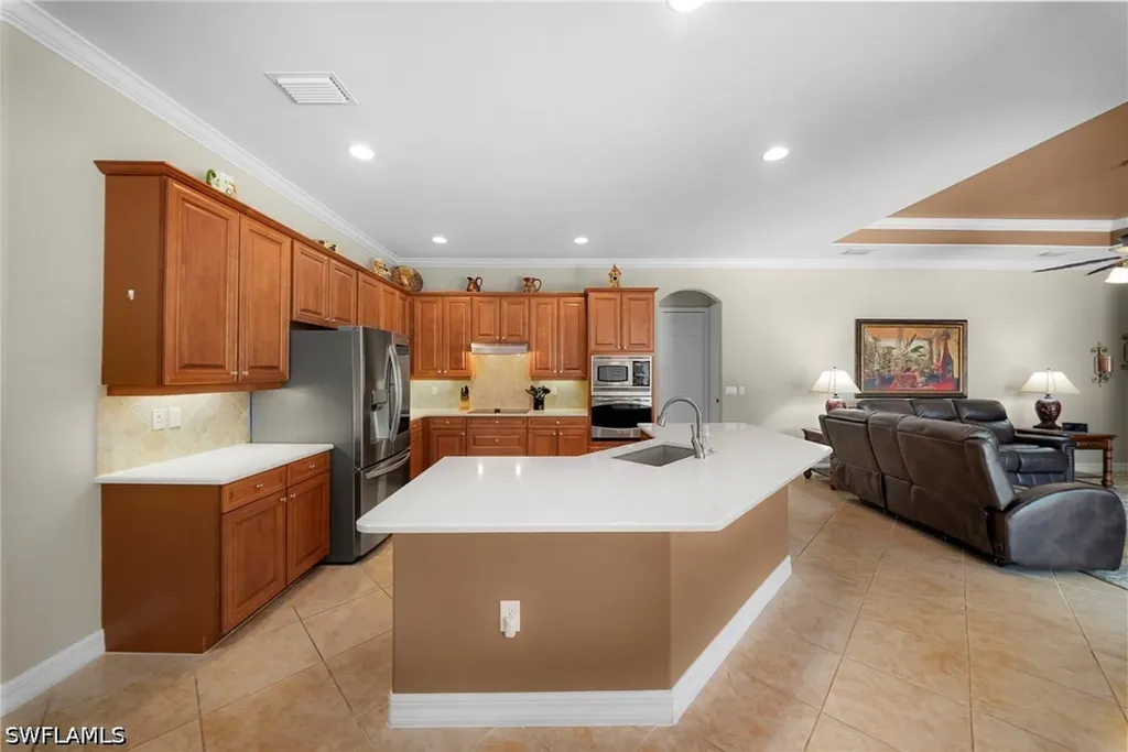 10053 Lions Bay Court Naples FL 34120