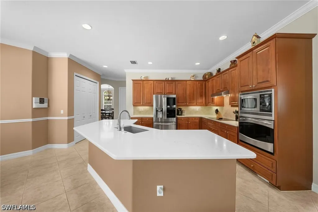 10053 Lions Bay Court Naples FL 34120