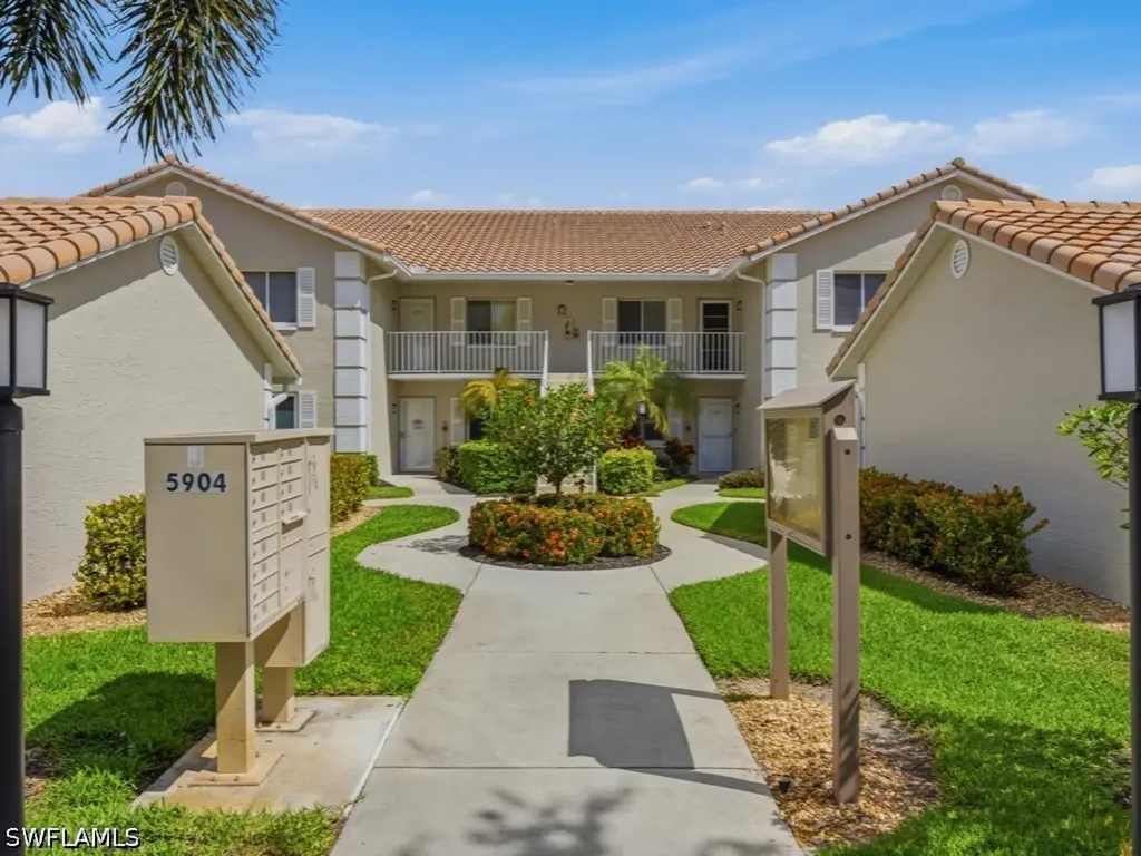 5904 Cranbrook Way Naples FL 34112