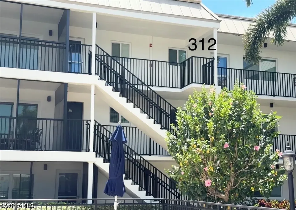 766 Central Avenue Naples FL 34102