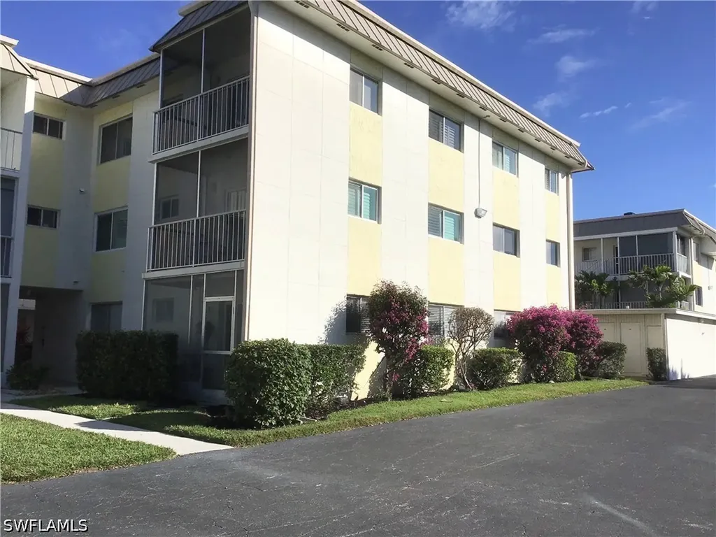 766 Central Avenue Naples FL 34102