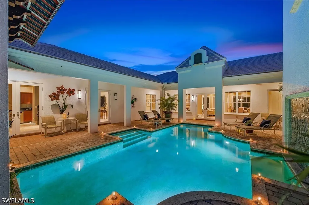 667 Binnacle Drive Naples FL 34103