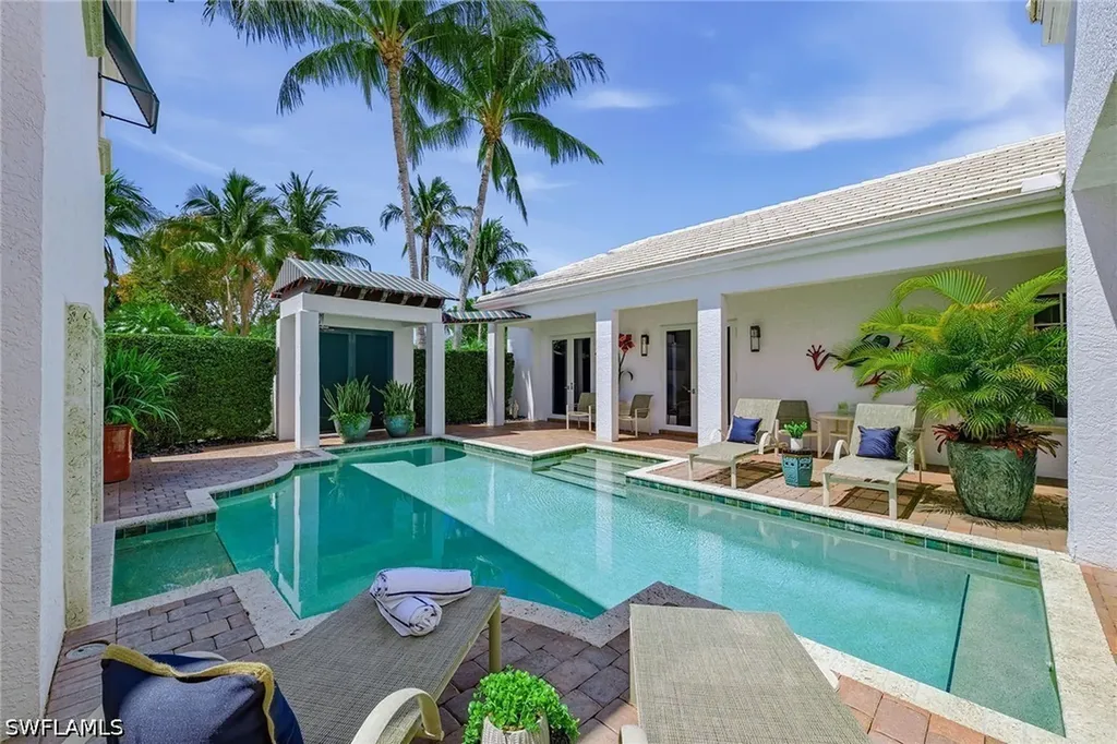 667 Binnacle Drive Naples FL 34103