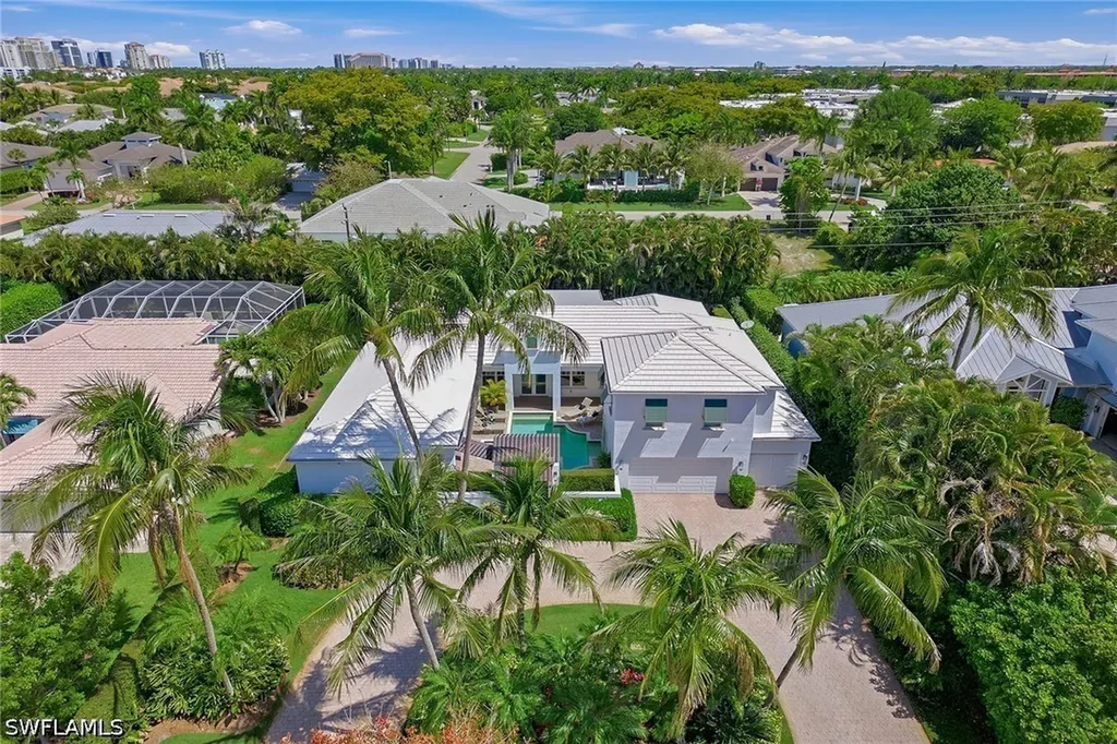 667 Binnacle Drive Naples FL 34103