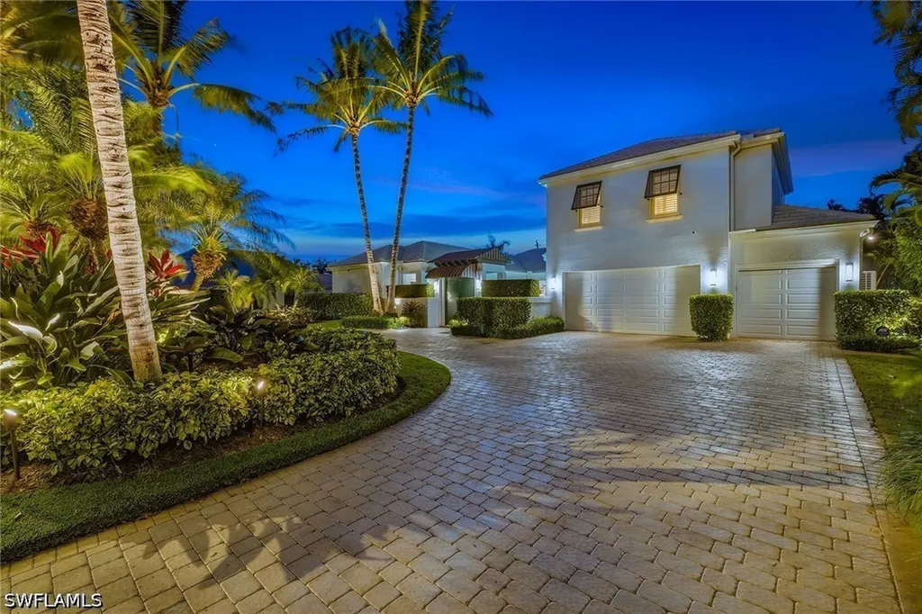 667 Binnacle Drive Naples FL 34103