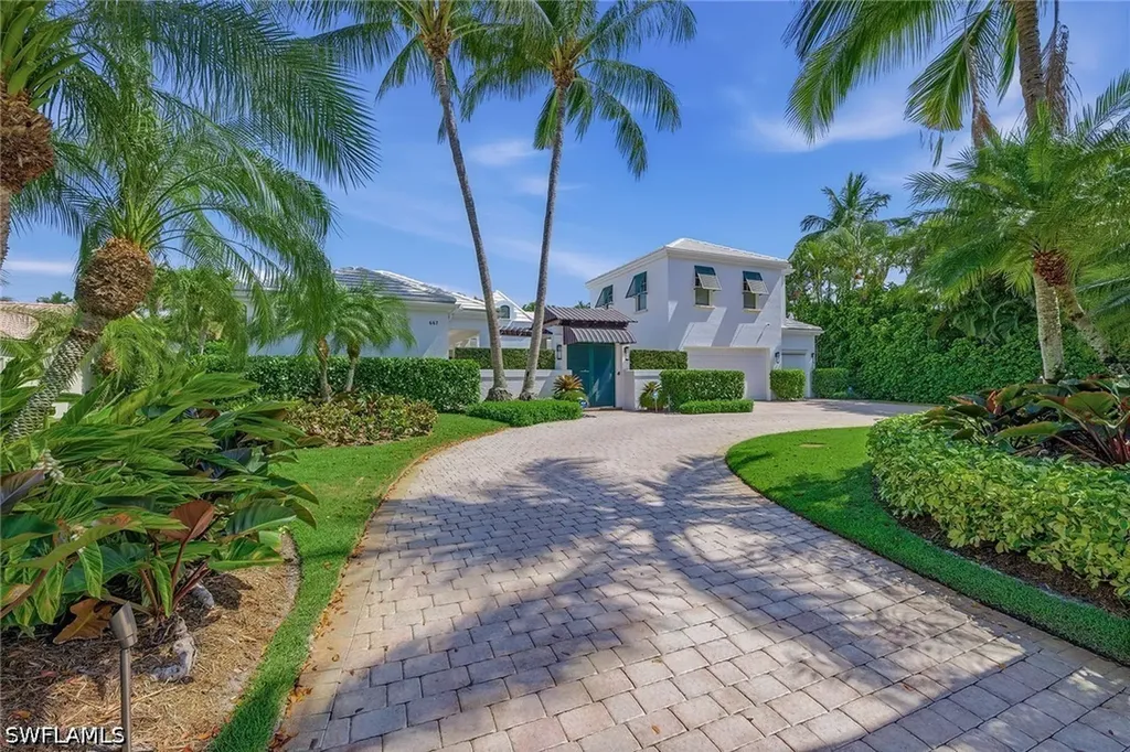 667 Binnacle Drive Naples FL 34103