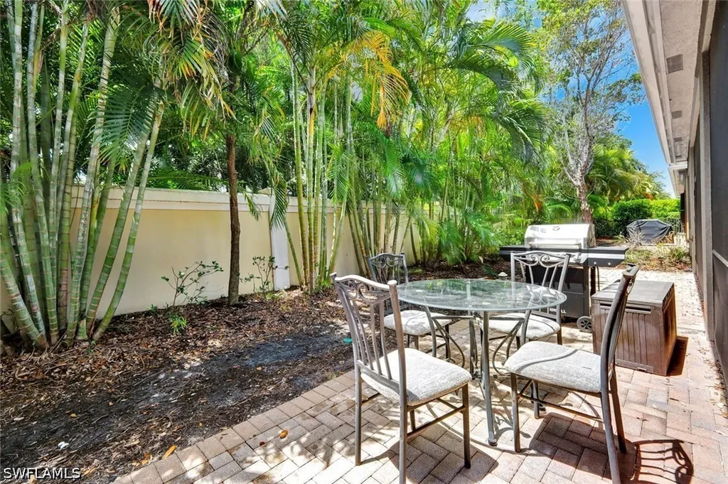 13423 Silktail Drive Naples FL 34109