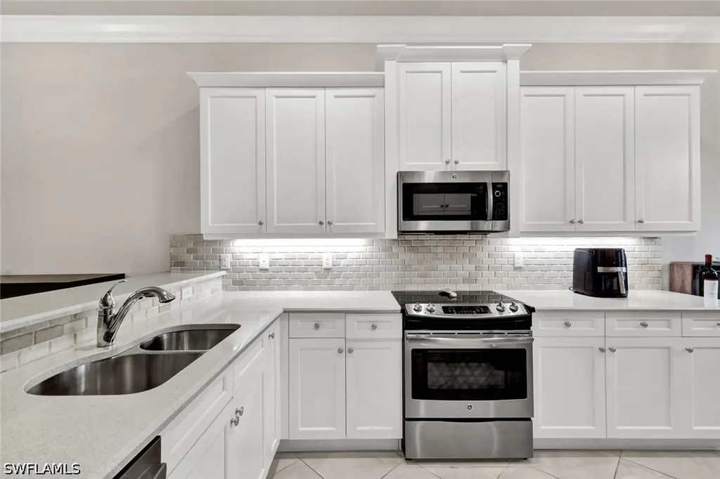 13423 Silktail Drive Naples FL 34109