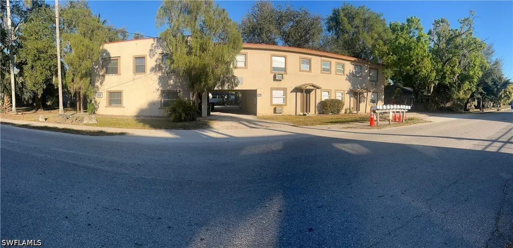 3619 Seminole Avenue Fort Myers FL 33916