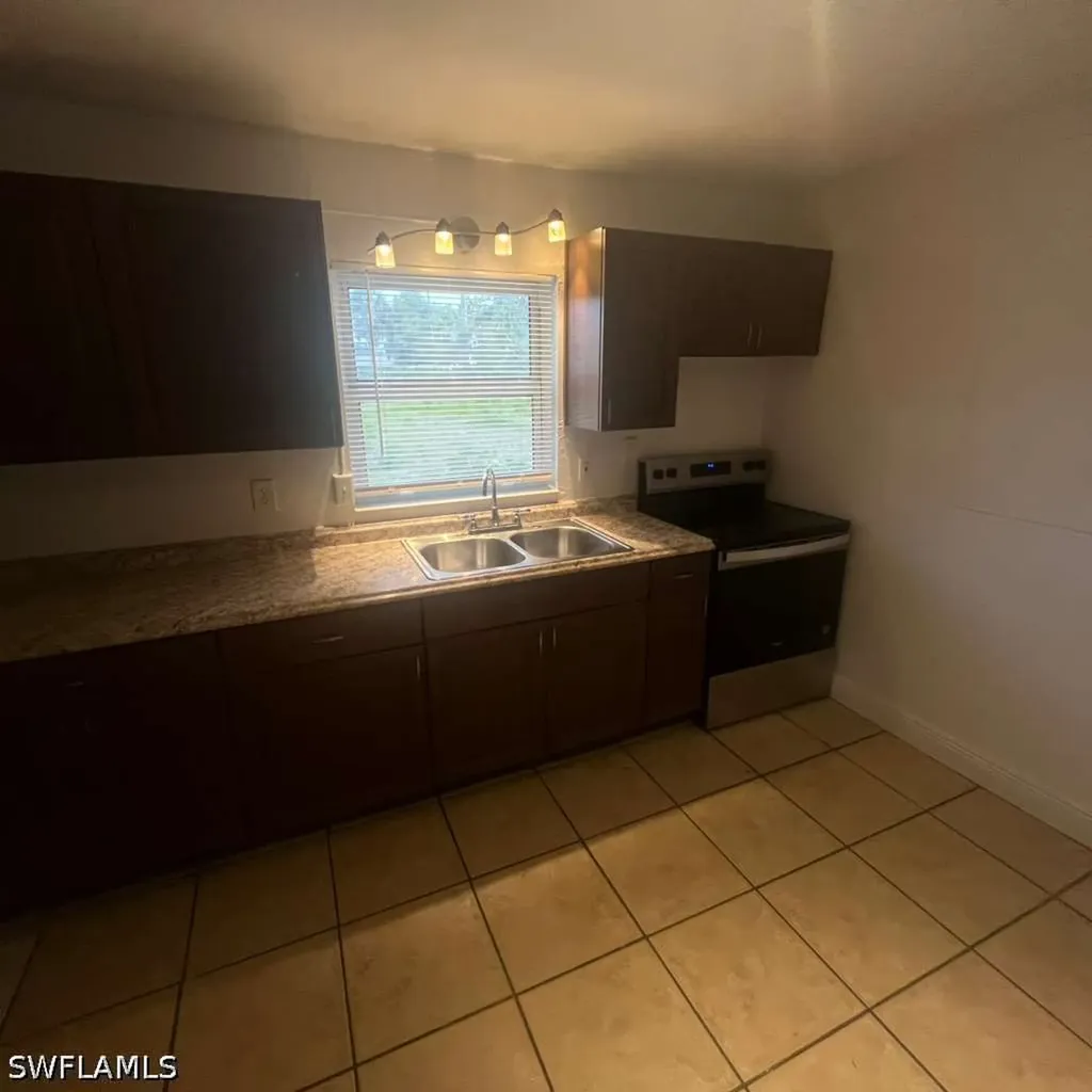 1427 Markland Fort Myers FL 33916