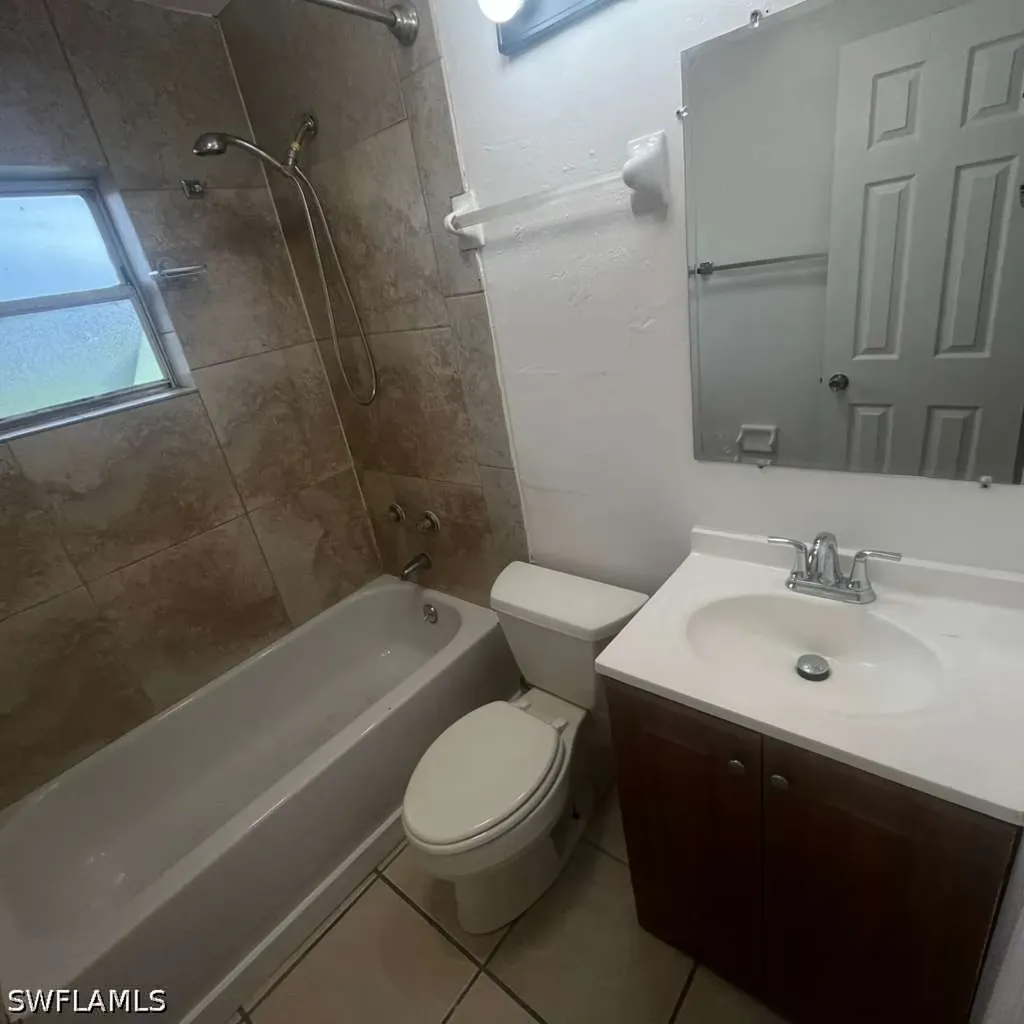 1427 Markland Fort Myers FL 33916
