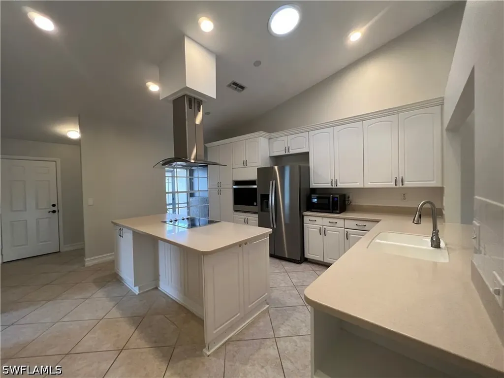 108 Tanglewood Court Naples FL 34113