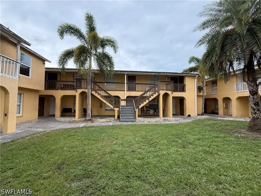 3950 Lora Street Fort Myers FL 33916