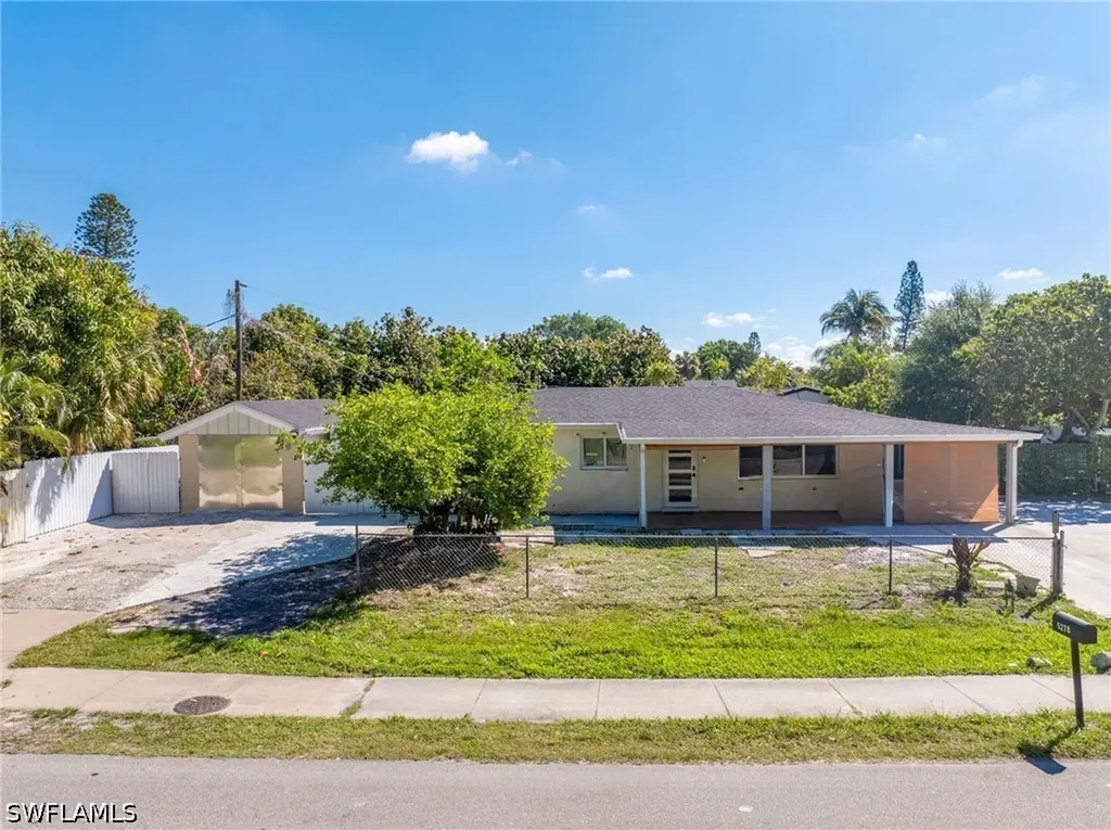 5278 Floridan Avenue Naples FL 34113