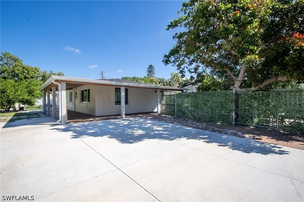 5278 Floridan Avenue Naples FL 34113