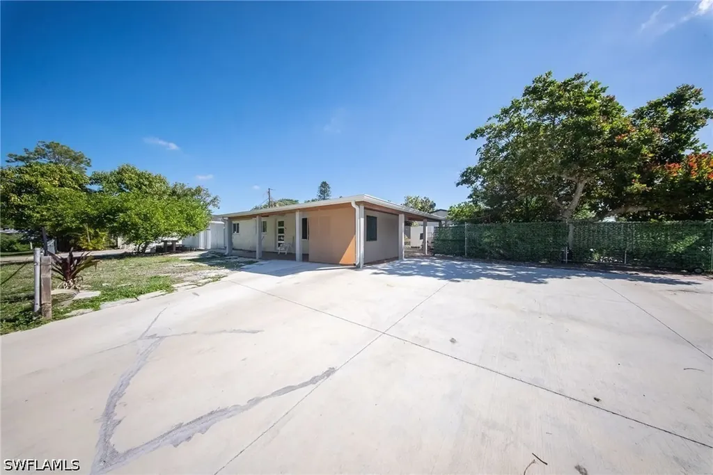 5278 Floridan Avenue Naples FL 34113