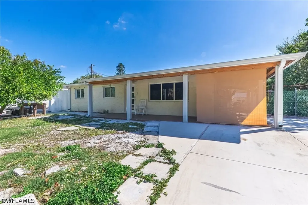 5278 Floridan Avenue Naples FL 34113
