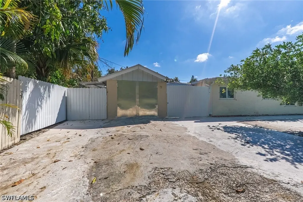 5278 Floridan Avenue Naples FL 34113