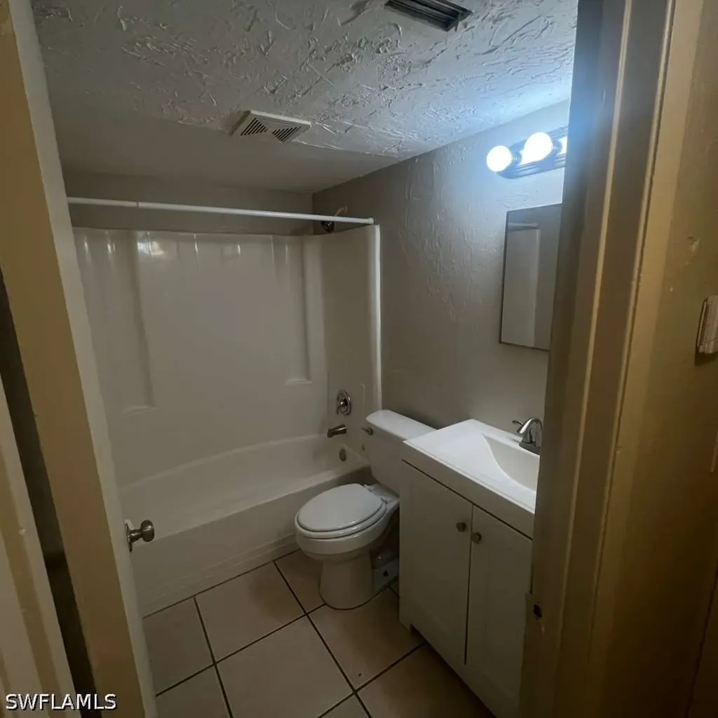 3838 Madison Avenue Fort Myers FL 33916