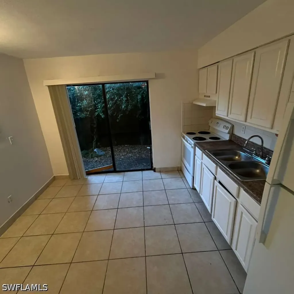 3950 Lora Street Fort Myers FL 33916