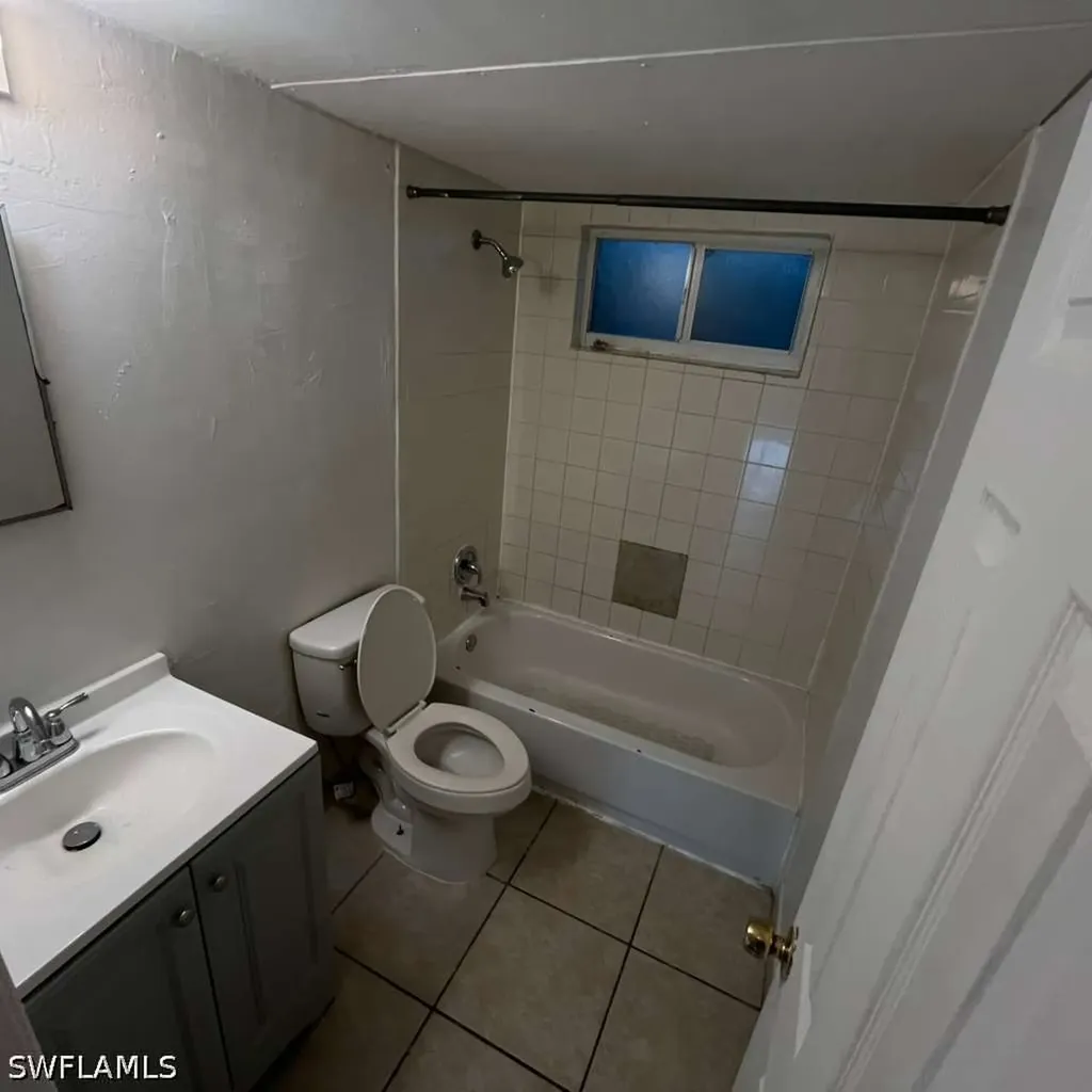 3950 Lora Street Fort Myers FL 33916