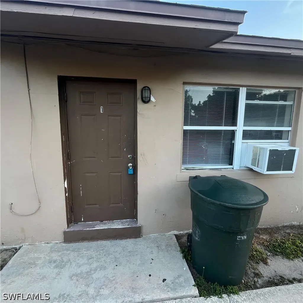 2301 Cranford Avenue Fort Myers FL 33916