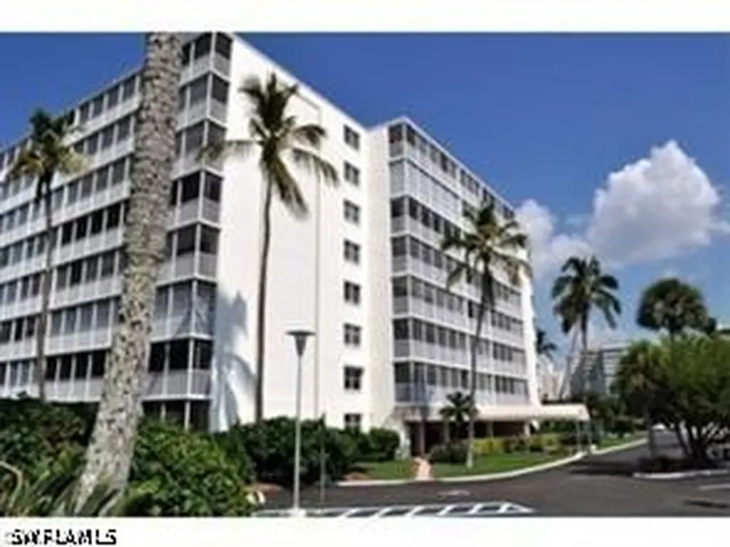 3 Bluebill Avenue Naples FL 34108