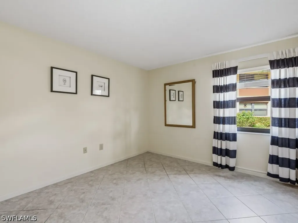 1512 Mainsail Drive Naples FL 34114