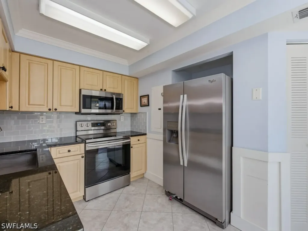 1512 Mainsail Drive Naples FL 34114