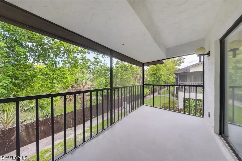 5270 Treetops Drive Naples FL 34113