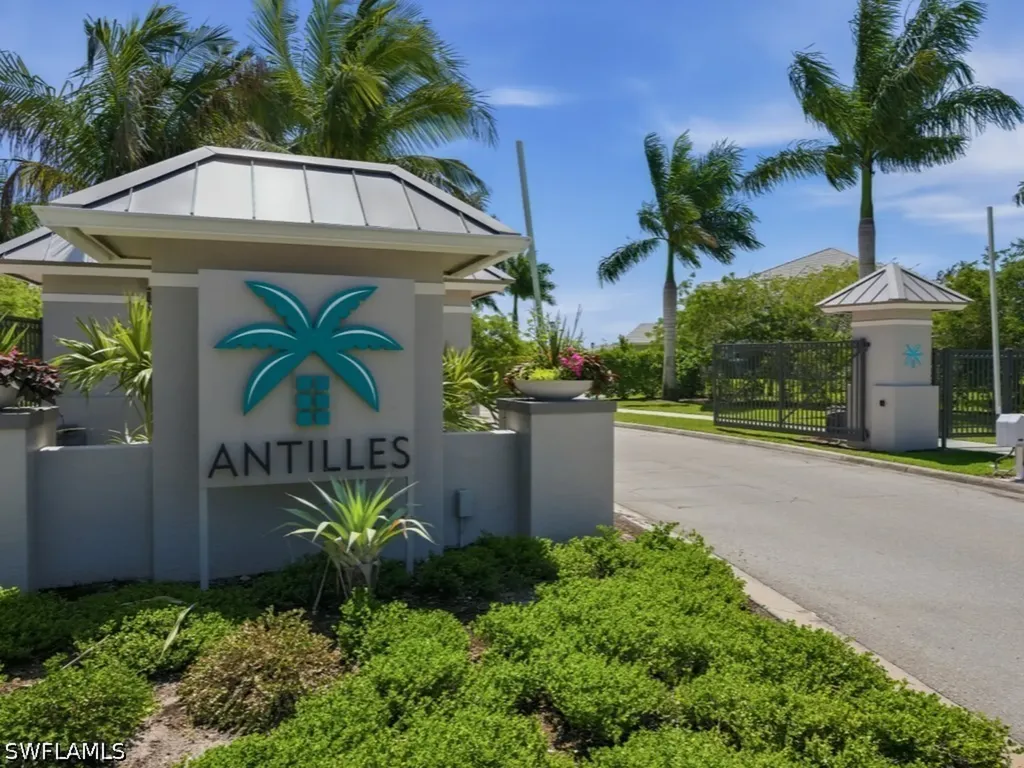 171 Indies Drive E Naples FL 34114